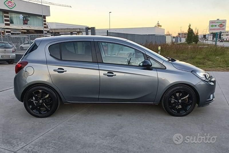 Usata Opel Corsa Edition 75 CV (55 kW) 2018 Grigio Utilitaria