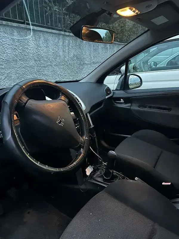 Usata Peugeot 207 73 CV (53 kW) 2009 Berlina