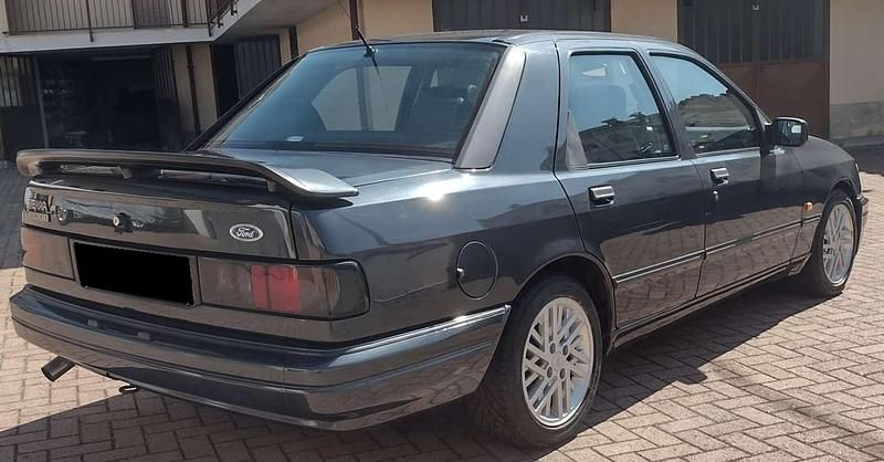 Usata Ford Sierra RS 200 CV (147 kW) 1990 Grigio Berlina