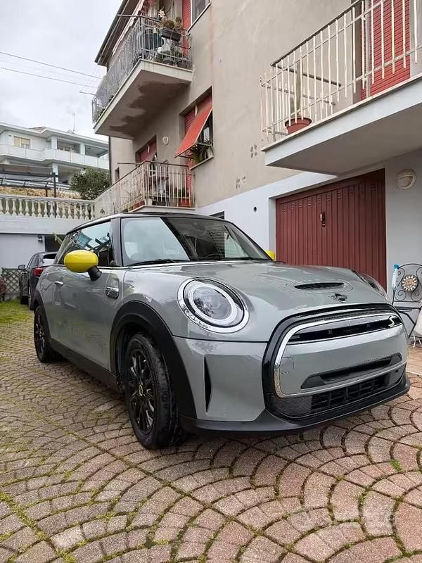 Usata Mini Cooper SE 2022 Utilitaria