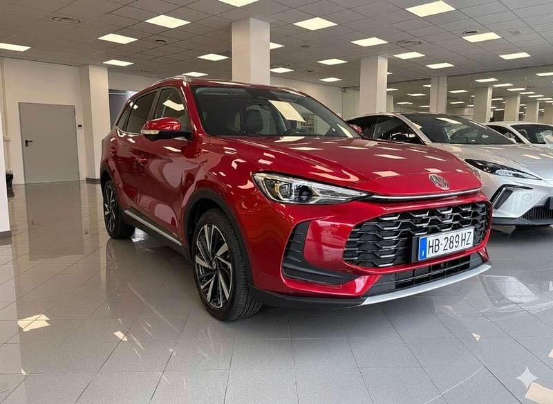 Usata MG ZS Luxury 107 CV (78 kW) 2025 Diamond red Berlina