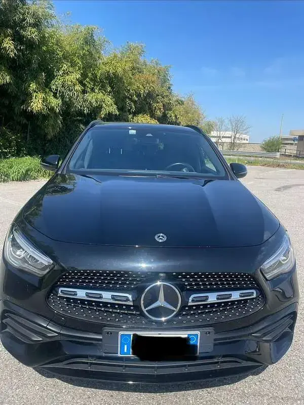 Usata Mercedes GLA200 150 CV (110 kW) 2023 Nero SUV
