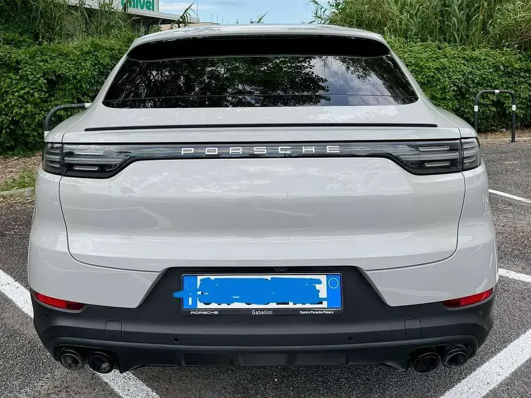 Usata Porsche Cayenne 340 CV (250 kW) 2022 Grigio SUV