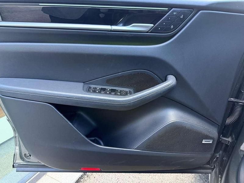 Usata Porsche Macan 144 kW (197 CV) 2024 Aventurine SUV