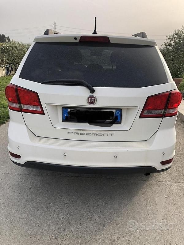 Usata Fiat Freemont 170 CV (125 kW) 2013 Bianco SUV