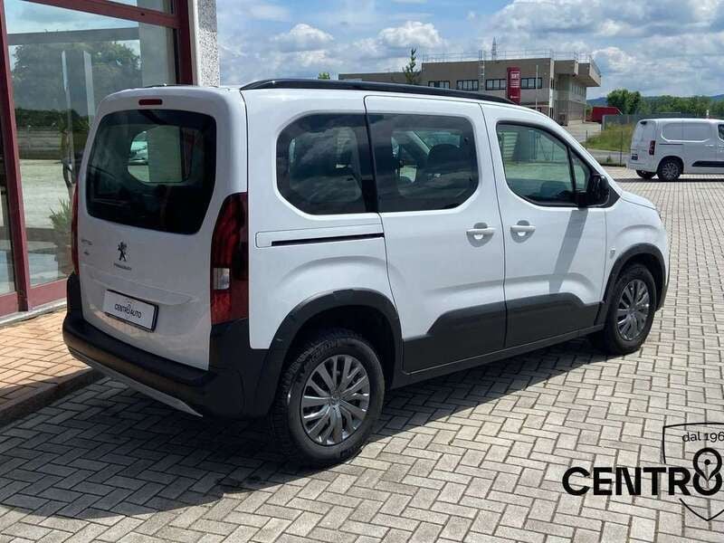 Usata Peugeot Rifter Allure 131 CV (96 kW) 2023 Bianco banchisa Monovolume
