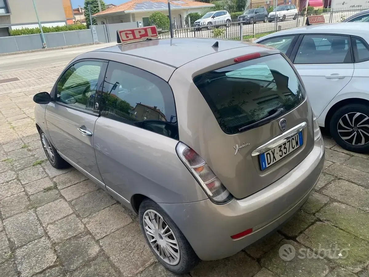 Usata Lancia Ypsilon 77 CV (56 kW) 2009 Marrone Utilitaria