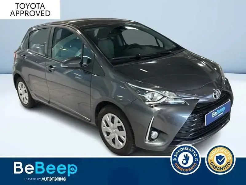 Usata Toyota Yaris Business Edition 72 CV (52 kW) 2019 Grigio metallizzato Utilitaria