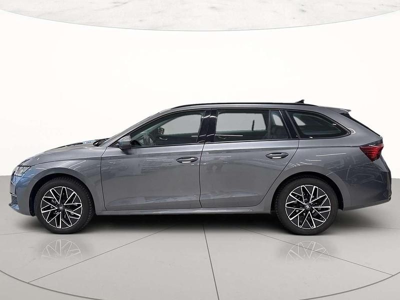 Usata Skoda Octavia Selection 150 CV (110 kW) 2025 Grigio graphite metallizzato Station wagon
