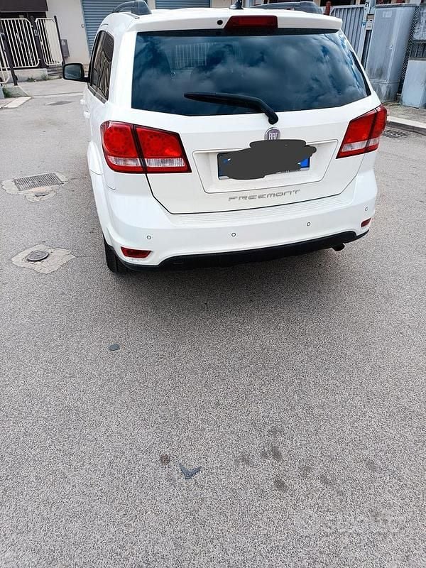 Usata Fiat Freemont 140 CV (102 kW) 2011 SUV