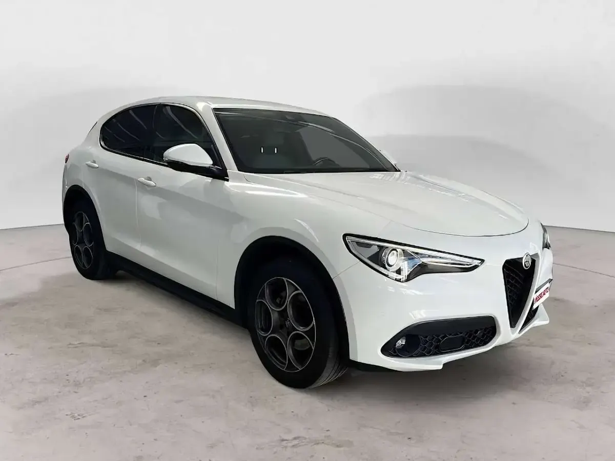 Usata Alfa Romeo Stelvio Sprint 190 CV (139 kW) 2022 Bianco SUV