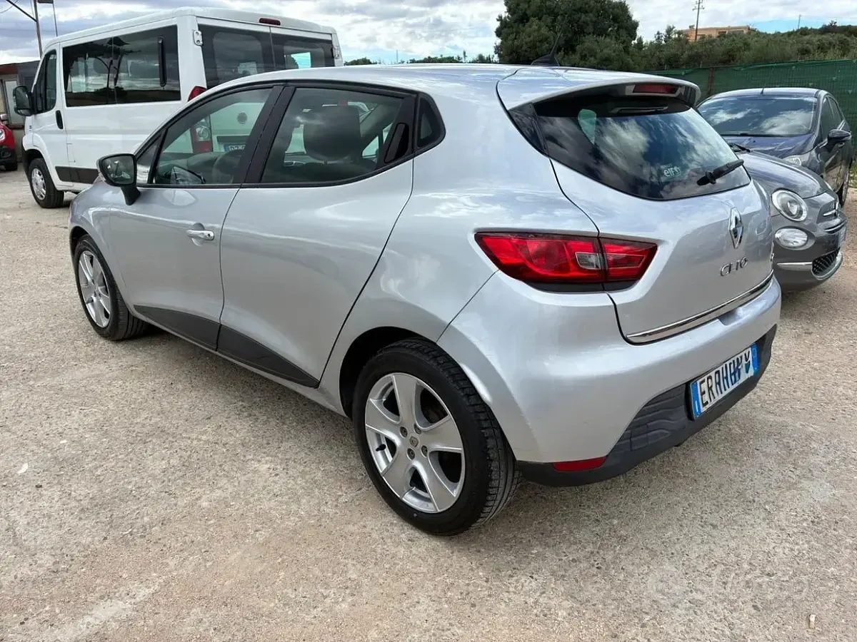 Usata Renault Clio IV 75 CV (55 kW) 2015 Grigio Berlina