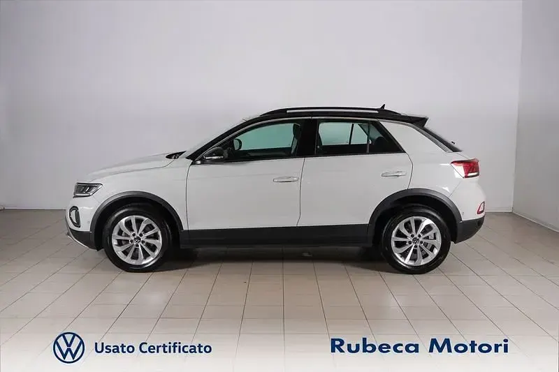 Usata VW T-Roc Life 110 CV (80 kW) 2023 Nero SUV