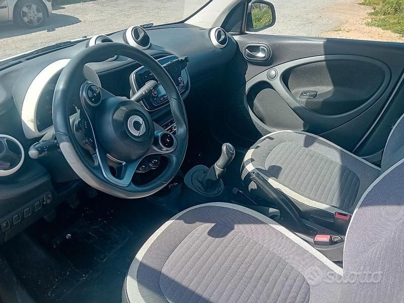Usata Smart ForFour 2017 Bianco Utilitaria