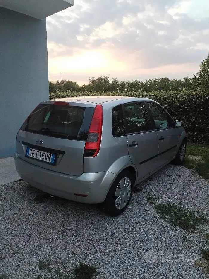 Usata Ford Fiesta 80 CV (58 kW) 2003 Utilitaria