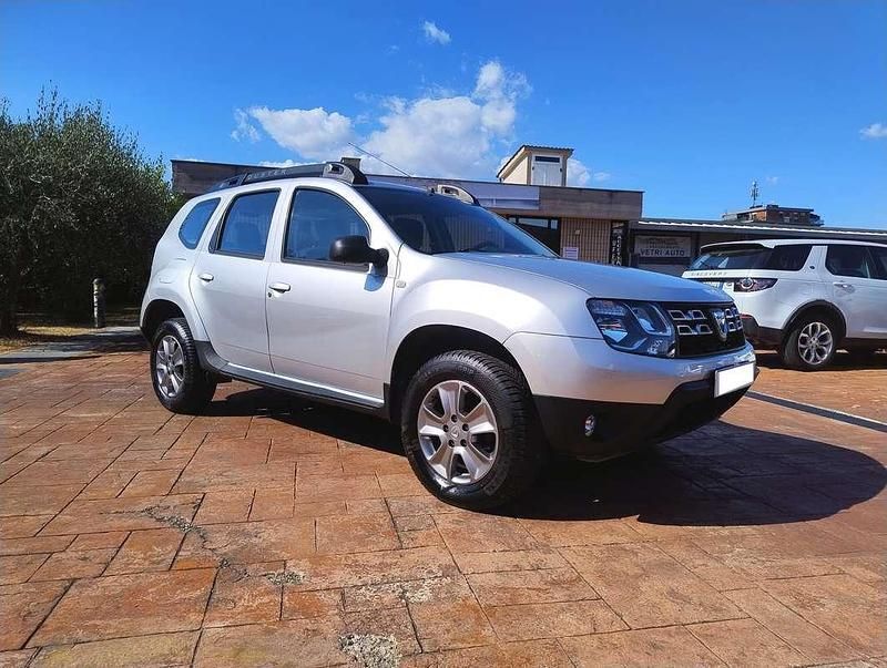 Argento Usata 2015 Dacia Duster Ambiance SUV | 7990 € (Buon prezzo) - Immagine 1/4