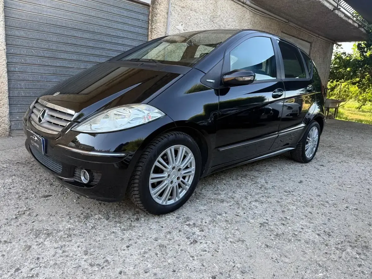 Usata Mercedes A180 Elegance 109 CV (80 kW) 2005 Nero Berlina