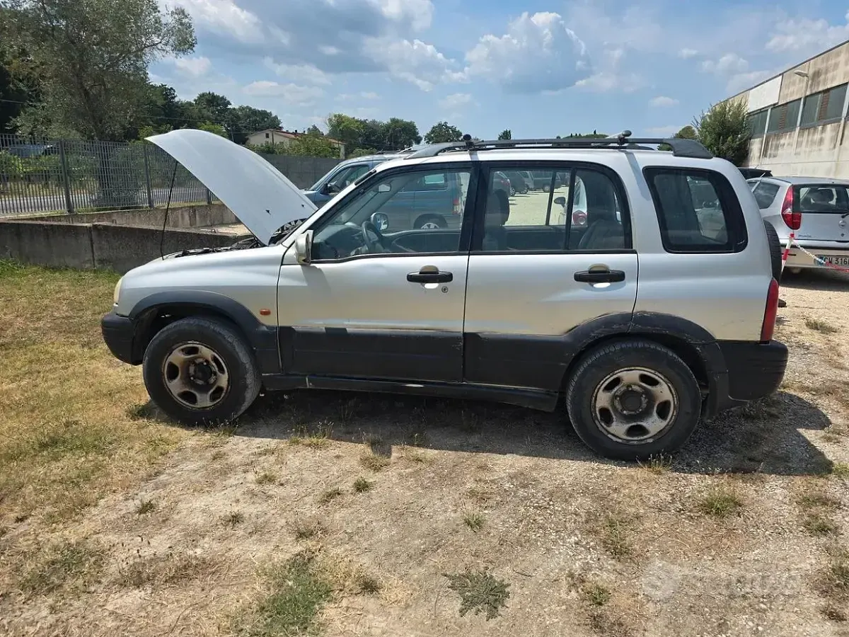 Usata Suzuki Grand Vitara 128 CV (94 kW) 1998 SUV