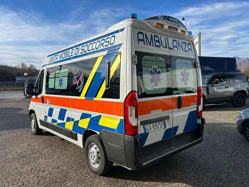 Usata Fiat Ducato 165 CV (121 kW) 2024 Bianco pastello Furgone