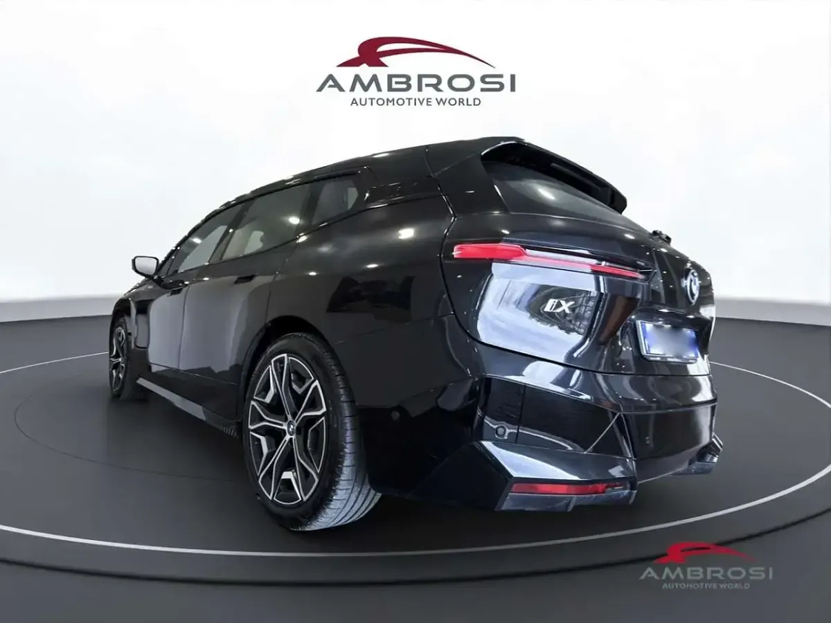 Nuova BMW iX Comfort Edition 239 kW (326 CV) 2025 Nero SUV