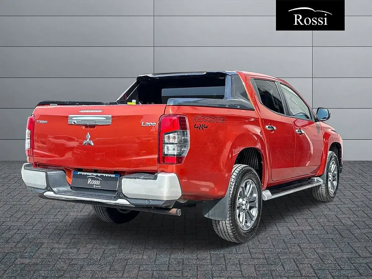 Usata Mitsubishi L200 Intense 150 CV (110 kW) 2019 Arancione metallizzato Pick-up