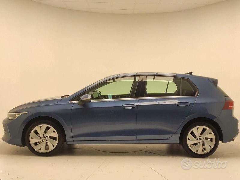 Usata VW Golf VIII Style 150 CV (110 kW) 2025 Blu Berlina