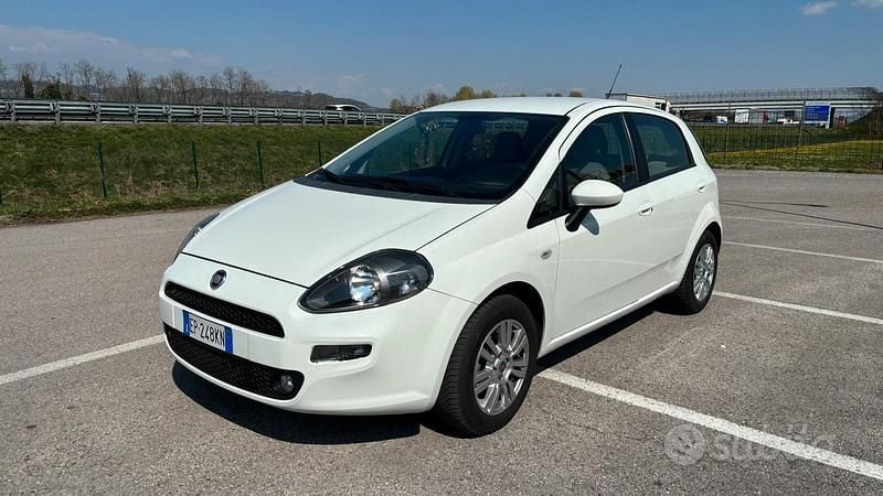 Usata Fiat Punto 77 CV (56 kW) 2012 Utilitaria
