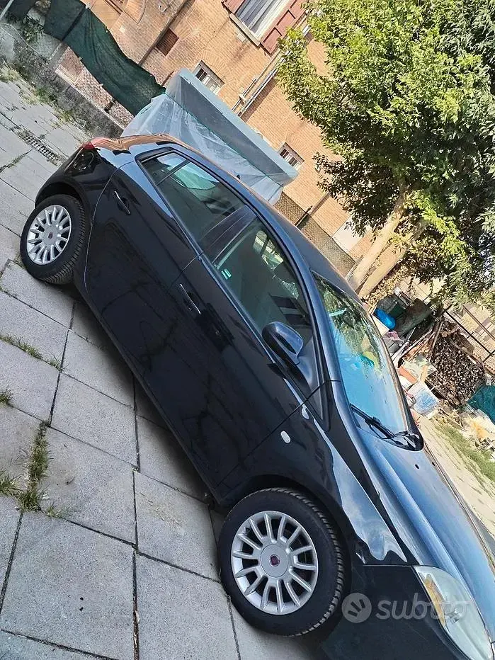 Usata Fiat Bravo 90 CV (66 kW) 2009 Nero Utilitaria