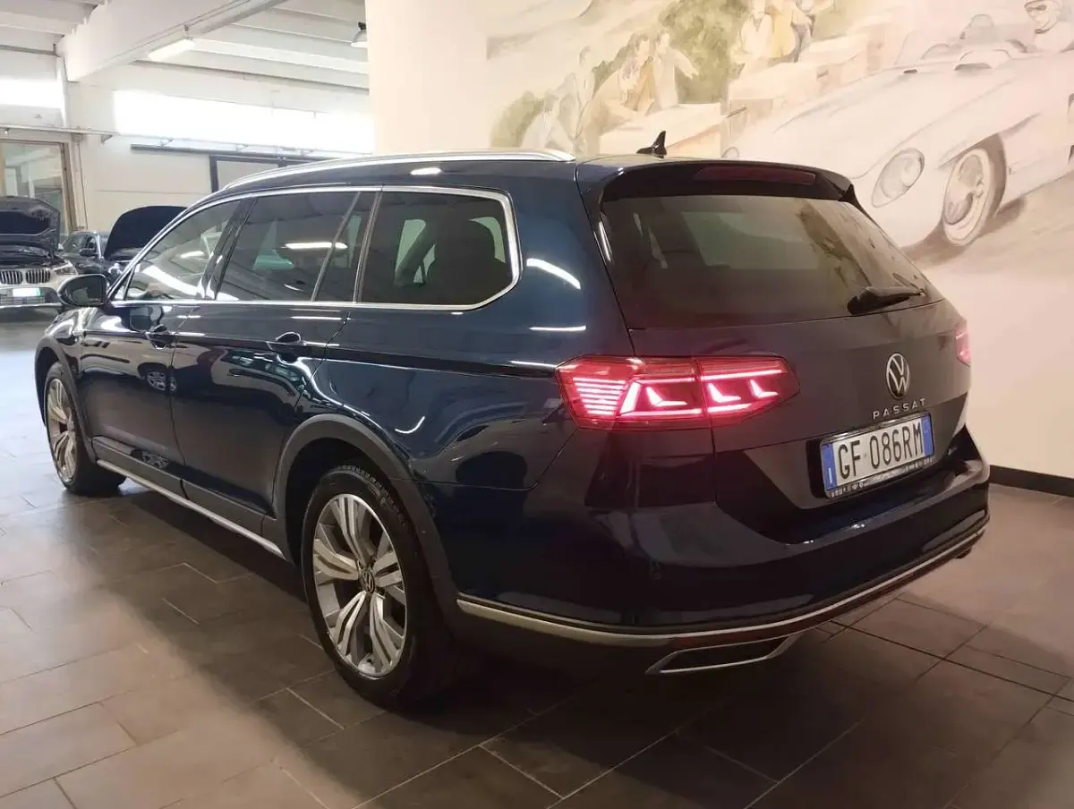Usata VW Passat Alltrack 200 CV (147 kW) 2021 Blu/azzurro Station wagon