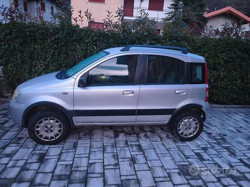 Usata Fiat Panda 4x4 60 CV (44 kW) 2009 Grigio Utilitaria