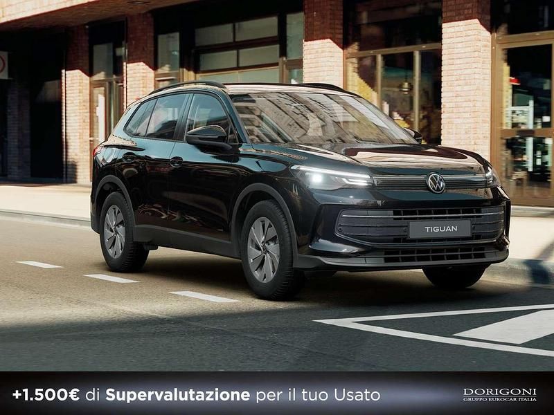 Usata VW Tiguan Life 150 CV (110 kW) 2025 Grenadill black metallizzato SUV