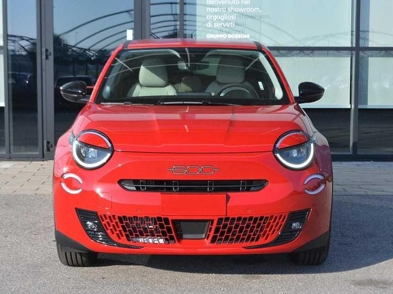 Usata Fiat 600 La Prima 110 CV (80 kW) 2025 Rosso SUV