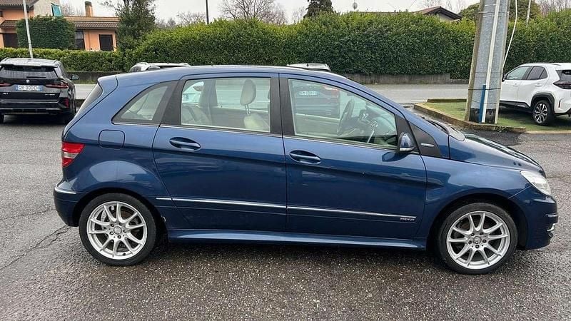 Usata Mercedes B180 Executive 116 CV (85 kW) 2011 Blu/azzurro Monovolume