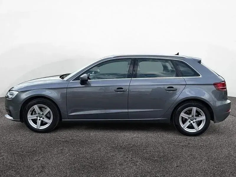 Usata Audi A3 Business 115 CV (84 kW) 2019 Grigio Berlina