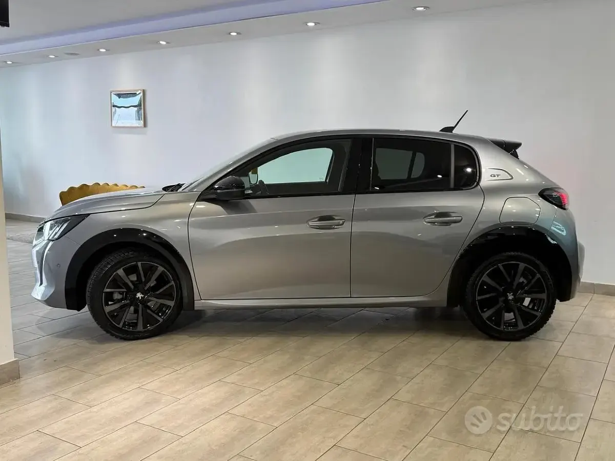 Usata Peugeot 208 GT 101 CV (74 kW) 2020 Grigio Utilitaria