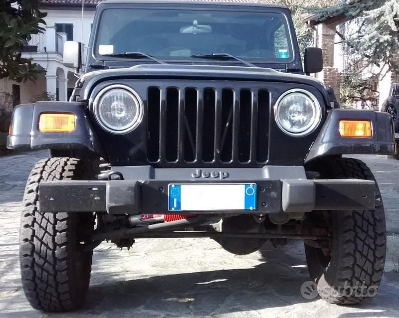 Usata Jeep Wrangler Sport 177 CV (130 kW) 2001 Nero SUV