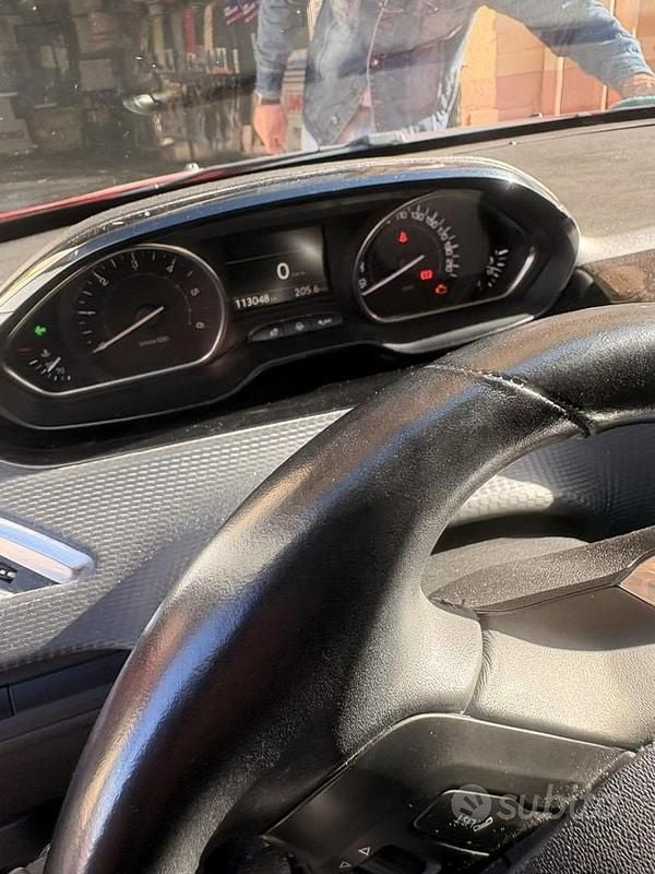 Usata Peugeot 2008 99 CV (72 kW) 2016 SUV