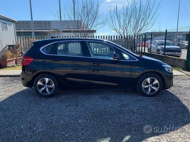 Usata BMW 216 Active Tourer Luxury Line 102 CV (75 kW) 2016 Nero Monovolume
