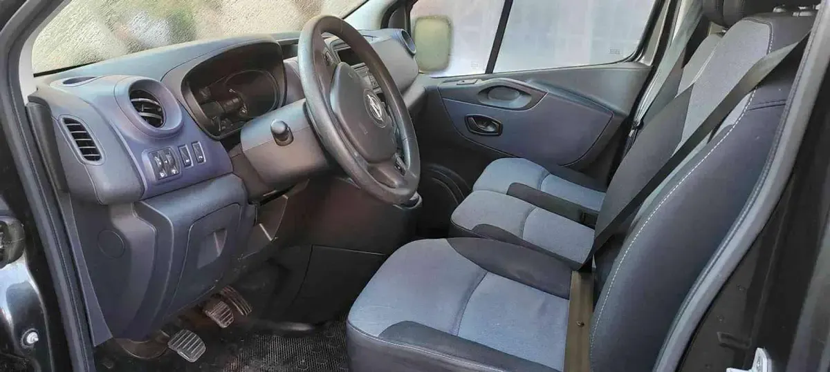 Usata Opel Vivaro 140 CV (102 kW) 2016 Grigio Monovolume