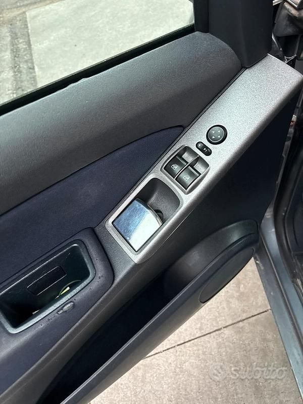 Usata Lancia Musa 95 CV (69 kW) 2008 Blu Monovolume