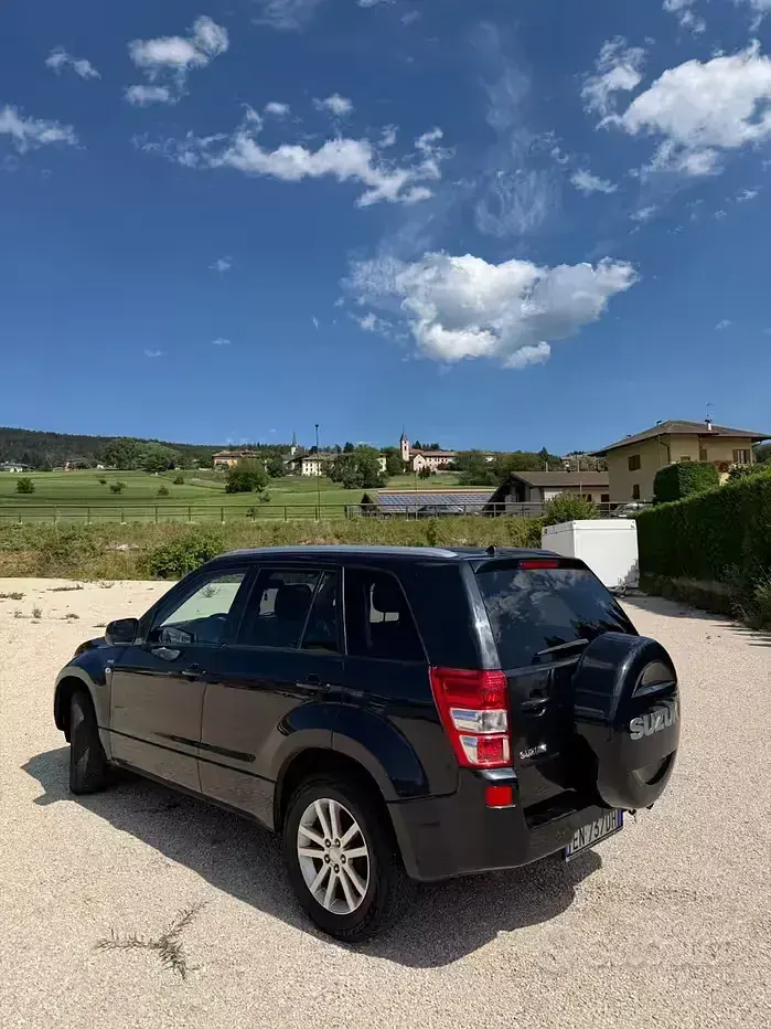 Usata Suzuki Grand Vitara 129 CV (94 kW) 2013 Nero SUV