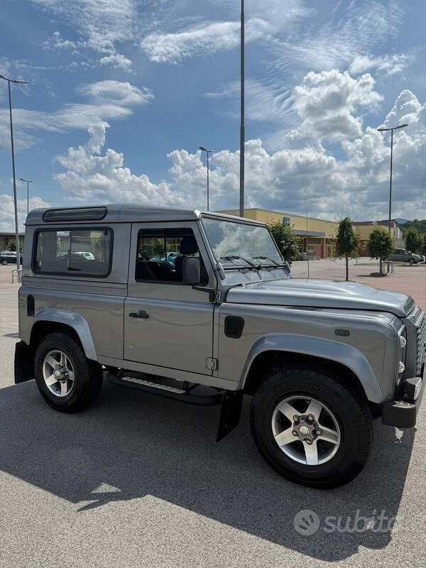 Usata 2012 Land Rover Defender SUV | 35.000 € (Super prezzo) - Immagine 1/4