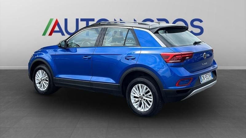 Usata VW T-Roc Life 150 CV (110 kW) 2023 Blu SUV