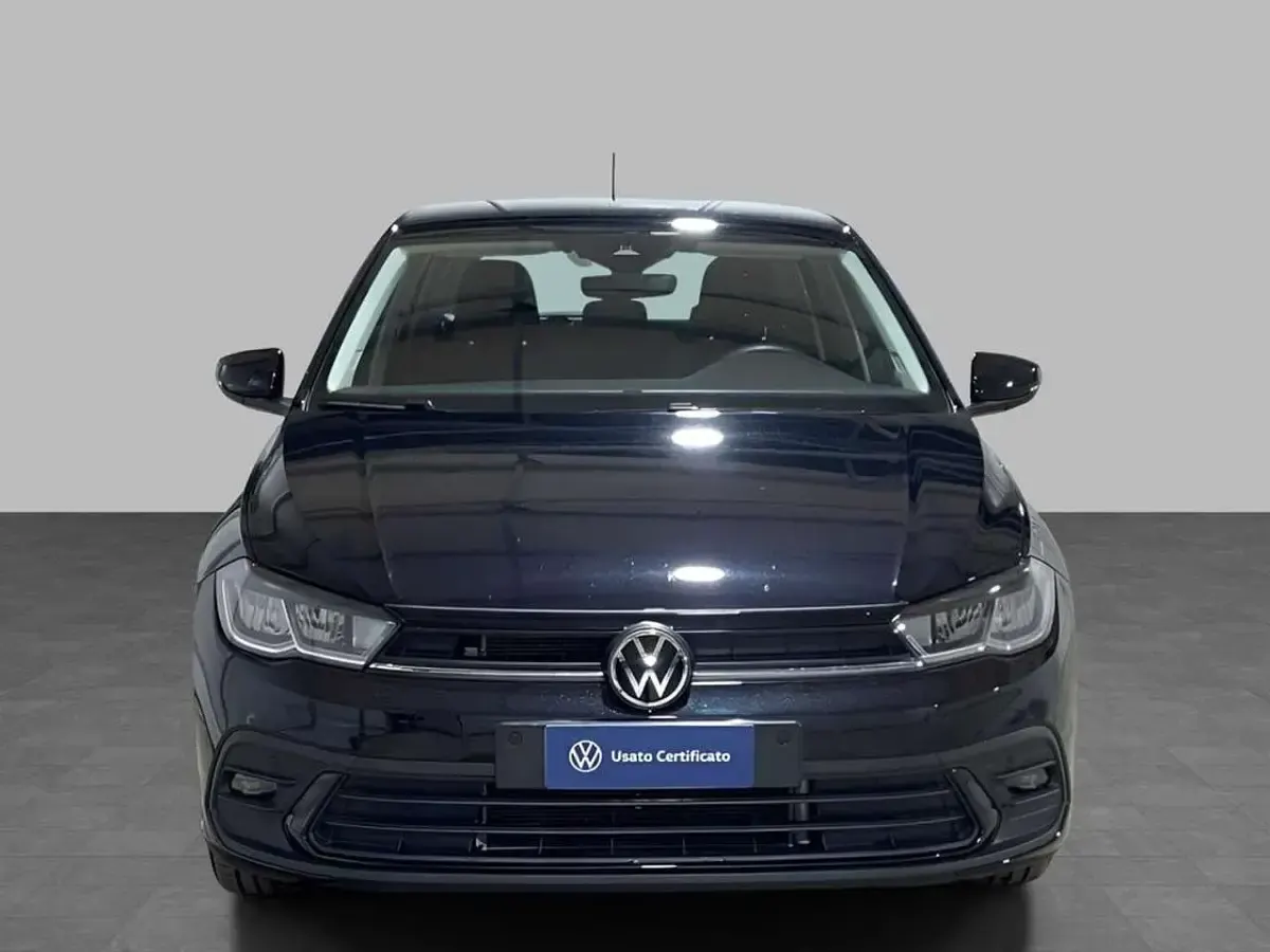 Usata VW Polo Life 95 CV (69 kW) 2023 2t deep black perlato Utilitaria