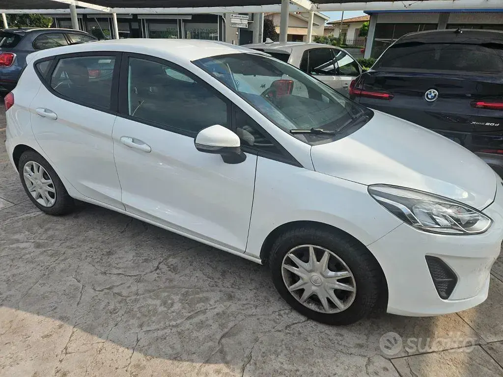 Usata Ford Fiesta Titanium 86 CV (63 kW) 2019 Bianco pastello Utilitaria