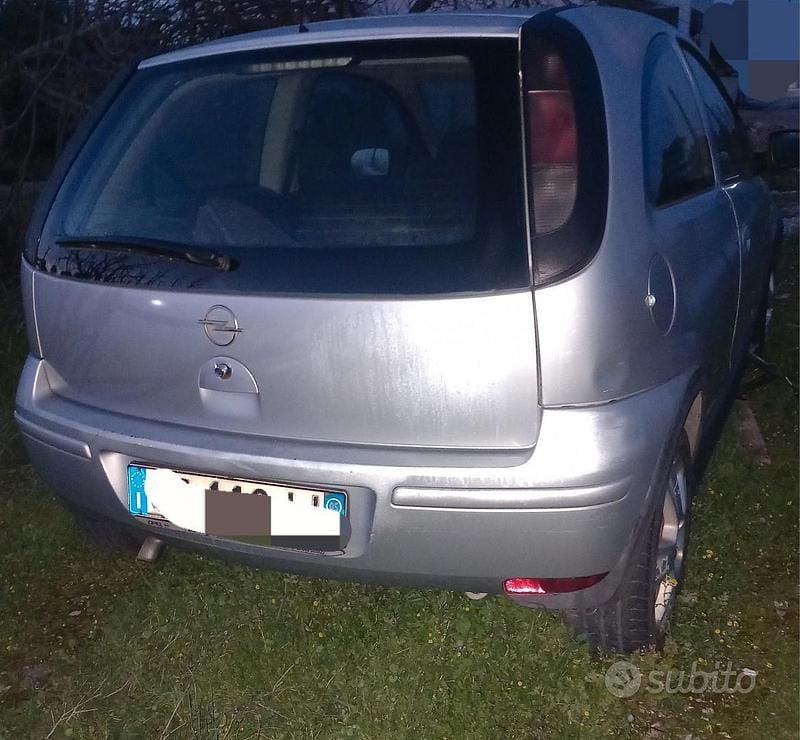 Usata Opel Corsa 69 CV (50 kW) 2005 Utilitaria
