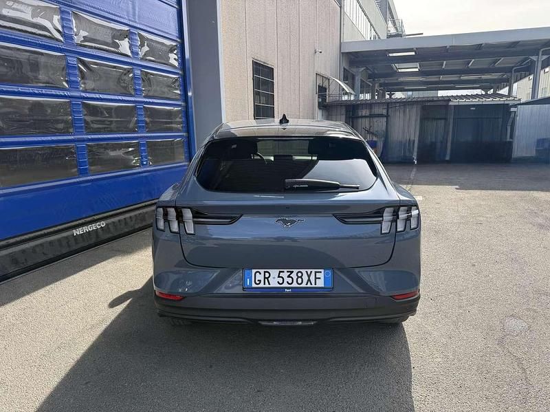 Usata Ford Mustang Mach-E 100 kW (136 CV) 2023 Vapor blue metallic SUV