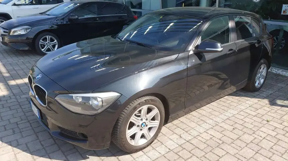 Usata BMW 118 Sport Line 143 CV (105 kW) 2013 Nero Utilitaria