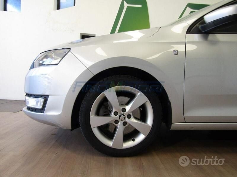 Usata Skoda Rapid Ambition 90 CV (66 kW) 2015 Argento metallizzato Station wagon