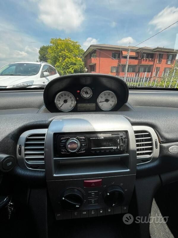 Usata Lancia Ypsilon 60 CV (44 kW) 2008 Bianco Utilitaria